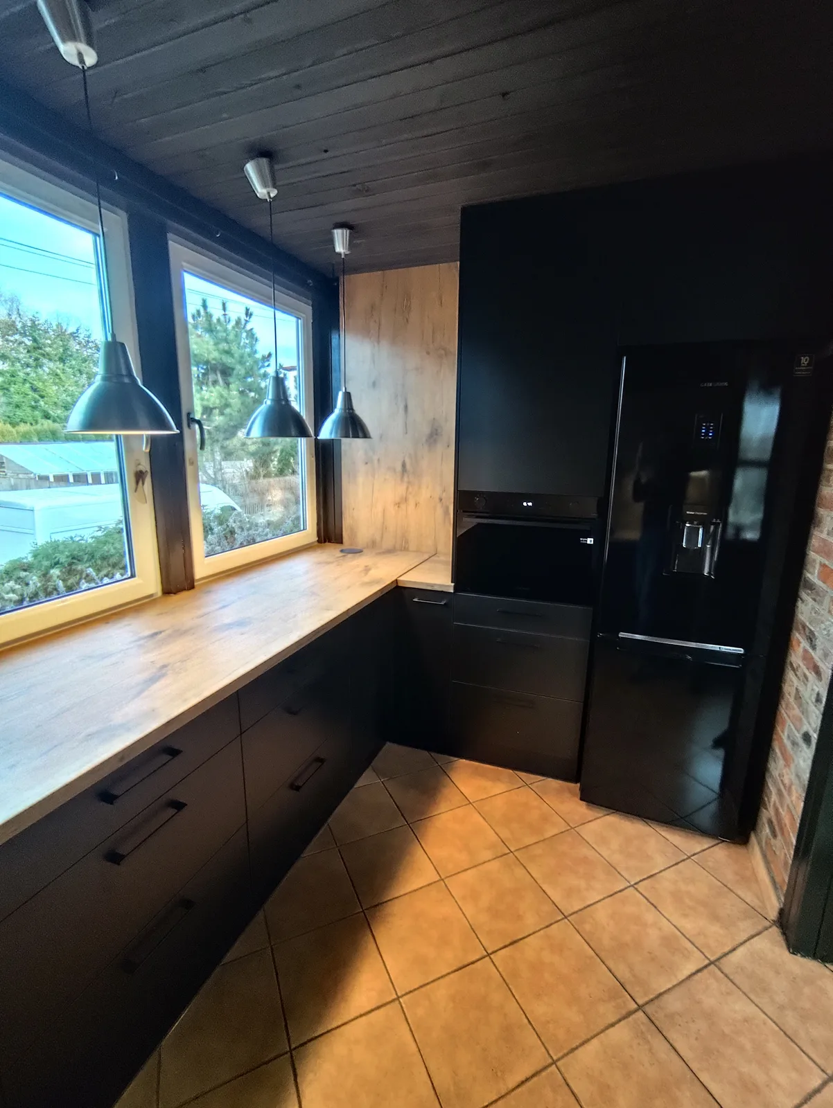 Kuchnia czarna z dębem, loft, zdjęcie 7